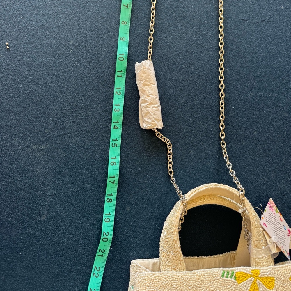 GORGEOUS Beaded Tote Bag with beach umbrella and beach towel designs- SO FUN⛱️ - Picture 5 of 12